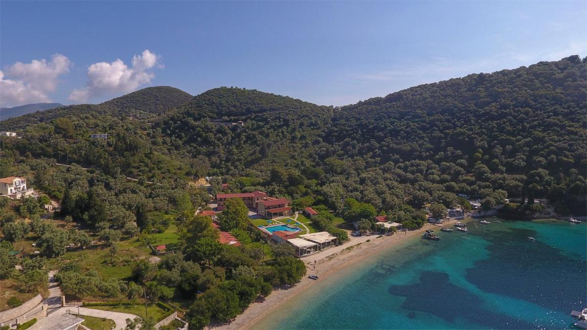Menes Hotel Geni  Luaran gambar